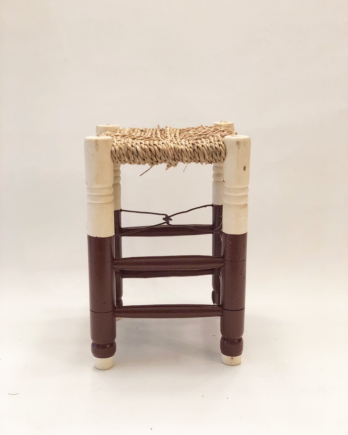 STRAW TABOURET